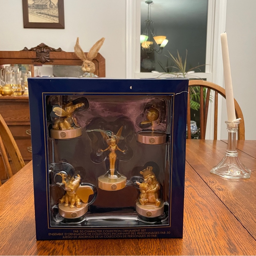 Walt Disney World 50th Anniversary Fab 50 Gold Ornament set NIB